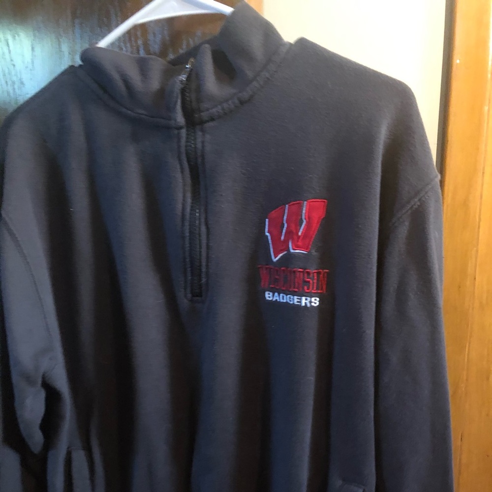 Sweatshirt - Picture 1 of 1